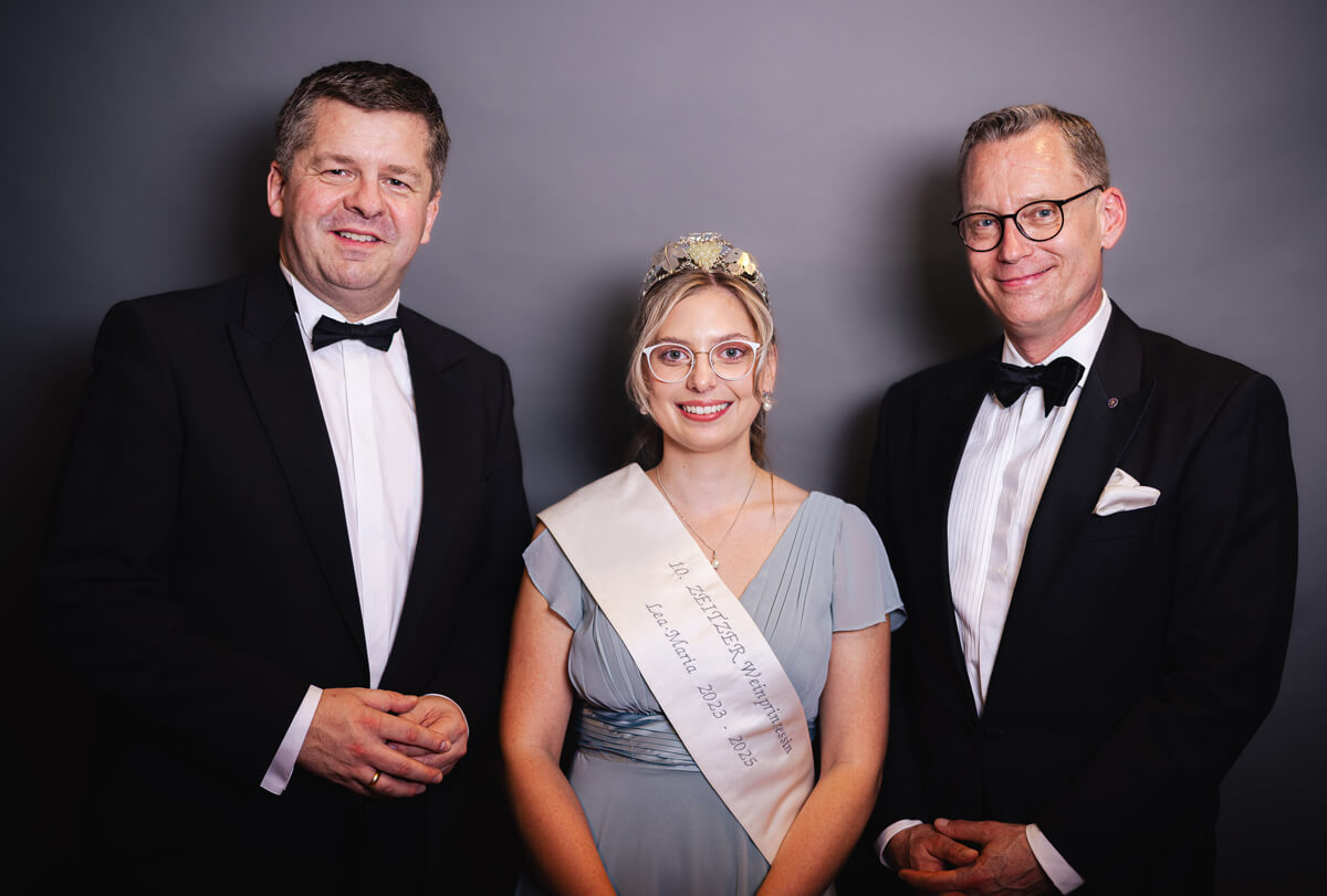 Unsere Ehrengäste: Minister Sven Schulze, 10.Zeitzer Weinprinzessin Lea-Maria Bernadowitz, Zeitzer Oberbürgermeister Christian Thieme