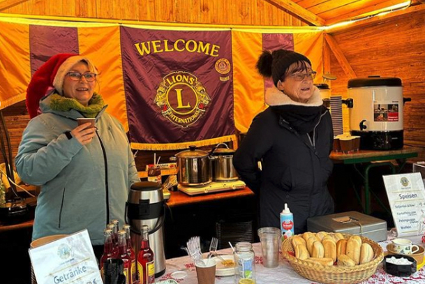 Lions/Rotary Stand auf dem Zeitzer Weihnachtsmarkt