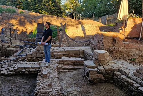 Historische Ausgrabungen auf Kloster Posa