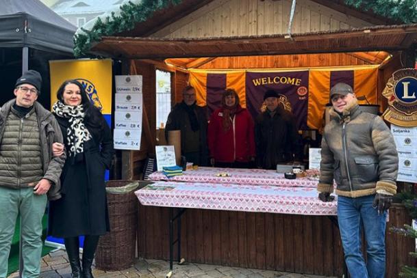 Lions/Rotary Stand auf dem Zeitzer Weihnachtsmarkt